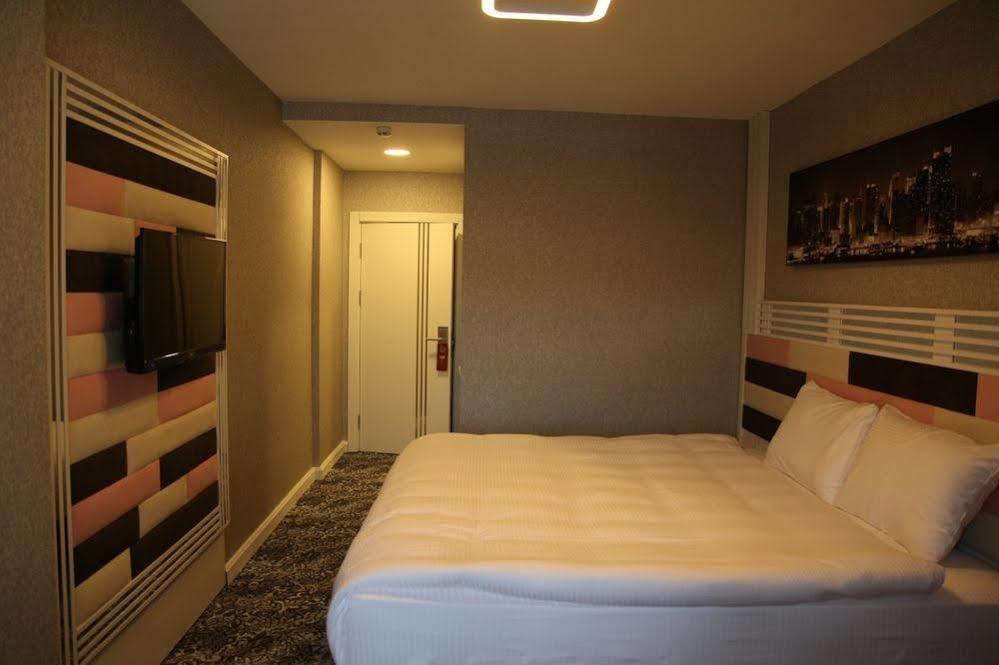 Manhattan Hotel Ankara Zewnętrze zdjęcie