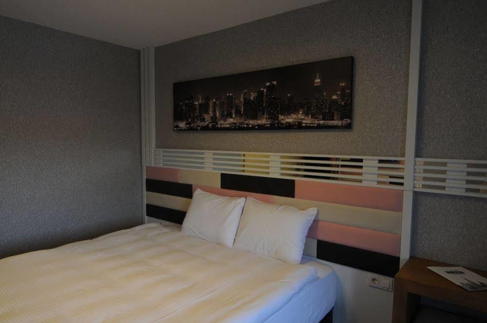 Manhattan Hotel Ankara Zewnętrze zdjęcie